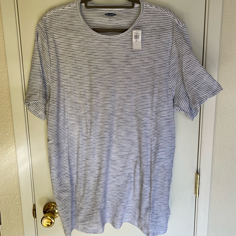 NWT Striped Mens T-Shirt